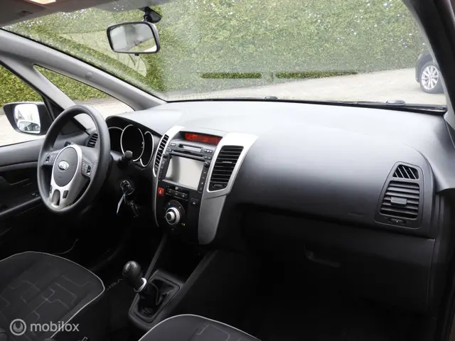 Kia Venga 1.4 CVVT ExecutiveLine 2014 Benzine 16