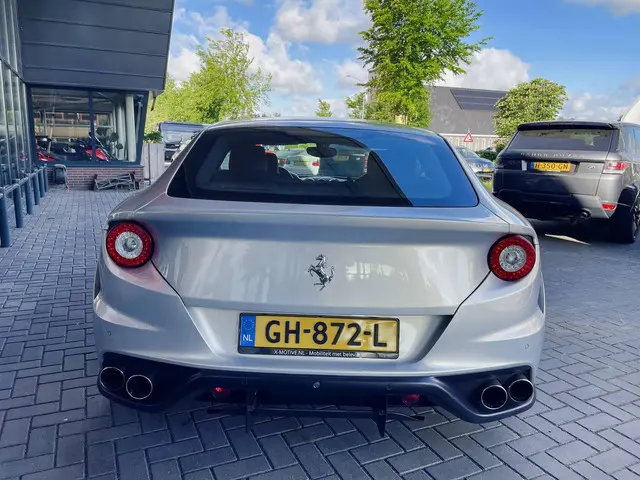 Ferrari FF 6.3 V12 2015 Benzine 13