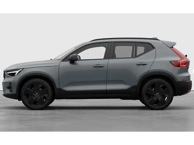 Volvo XC40 2.0 B4 Plus Black Edition 2025 Benzine 4