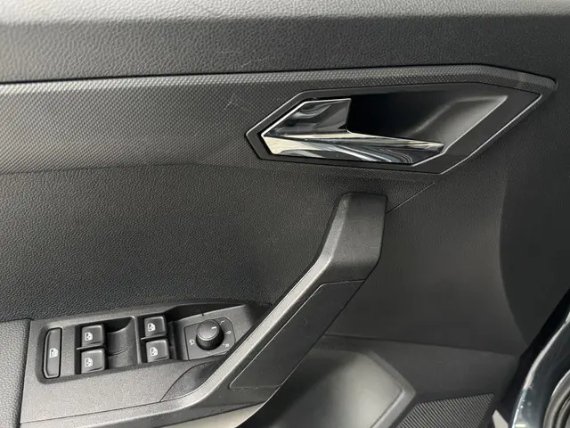 SEAT Ibiza 1.0 TSI Flex 2021 Benzine 18