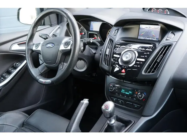Ford Focus Wagon 2.0 EcoBoost ST-3 2014 Benzine 35