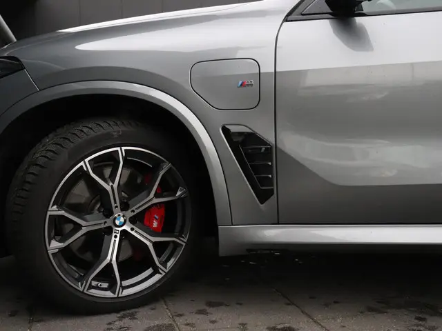 BMW X5 xDrive50e Launch Edition 2024 Hybride Benzine 23