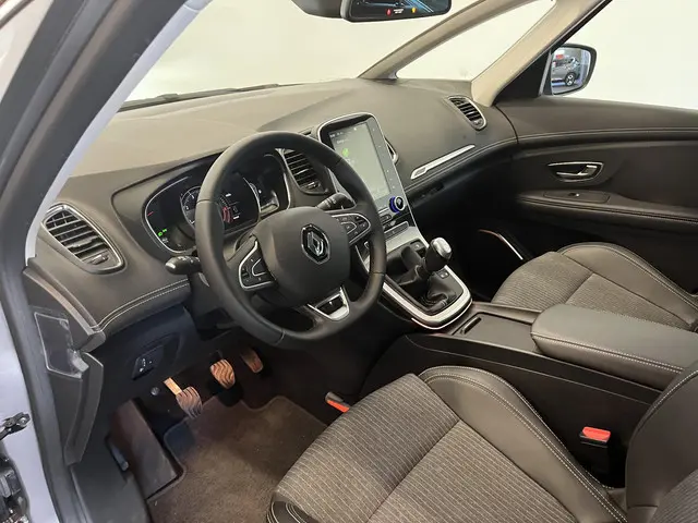 Renault Grand Scénic 1.3 TCe Techno 7p. 2023 Benzine 32