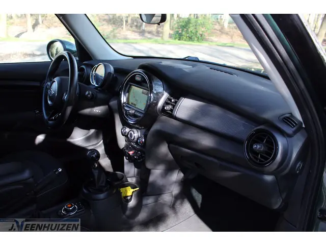 MINI Cooper Mini 1.5 Business 2016 Benzine 12