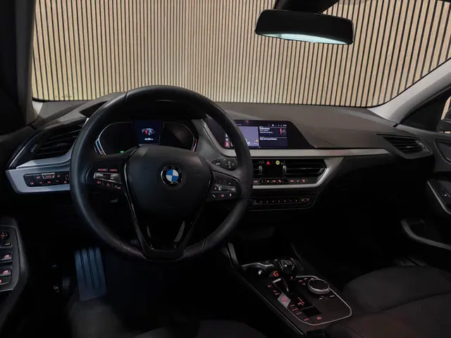 BMW 1 Serie 116i High Executive 2021 Benzine 14