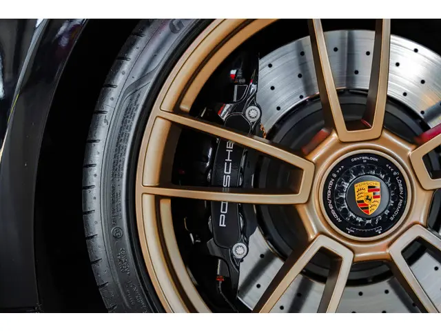 Porsche 911 Carrera GTS Cabrio 2022 Benzine 11