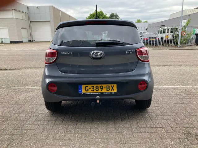 Hyundai i10 1.0i Premium cc, Nvi,Pdc,... 2019 Benzine 4