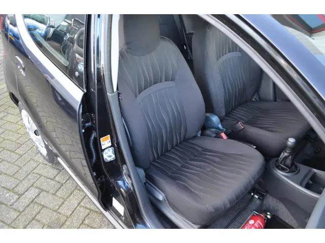 Nissan Pixo 1.0 Acenta 5 Drs 2013 Benzine 7