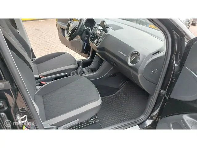 Volkswagen up! 1.0 TSI BMT cross up! 2018 Benzine 13