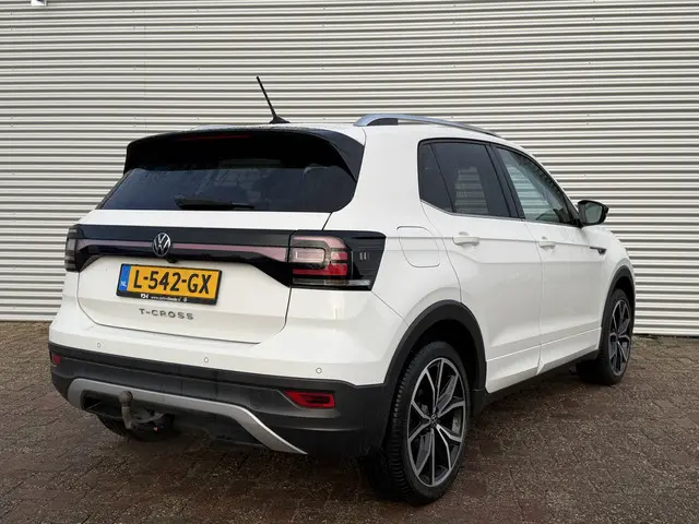 Volkswagen T-Cross 1.0 TSI R-Line 2021 Benzine 2