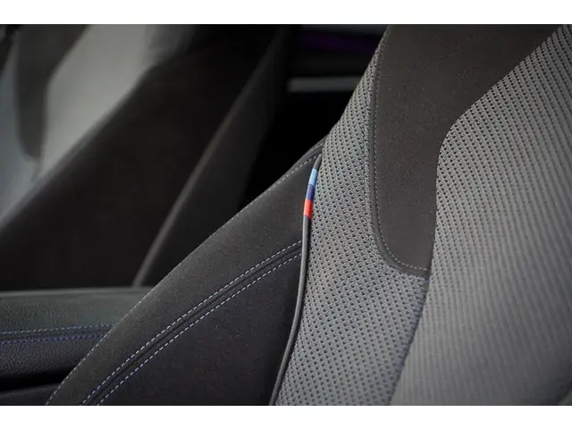 BMW 5 Serie 530e High Executive 2022 Hybride Benzine 17