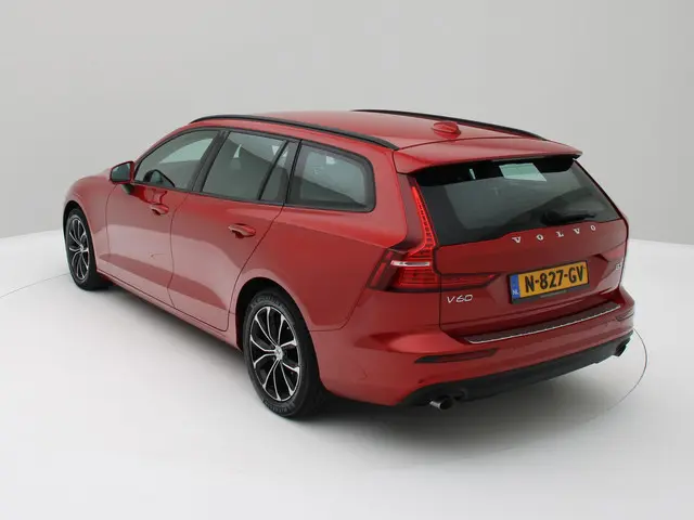 Volvo V60 2.0 B3 Momentum Advantage 2021 Hybride Benzine 3