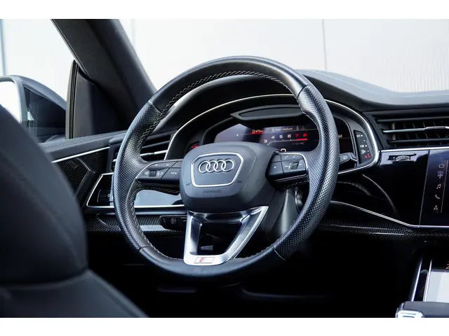 Audi SQ8 4.0 TFSI quattro 2021 Benzine 33