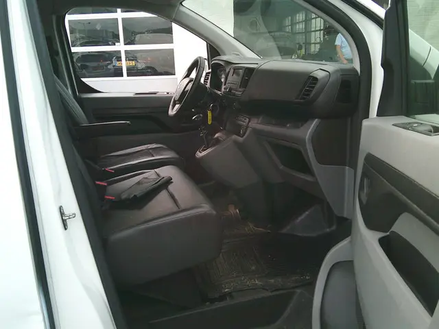 Toyota ProAce Worker 1.5 D-4D Cool Comfort 2019 Diesel 12