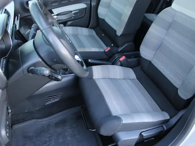 Citroën C3 1.2 PureTech Shine 2017 Benzine 14