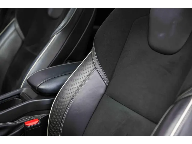 Volvo V40 1.5 T3 Polar+ Sport 2019 Benzine 28