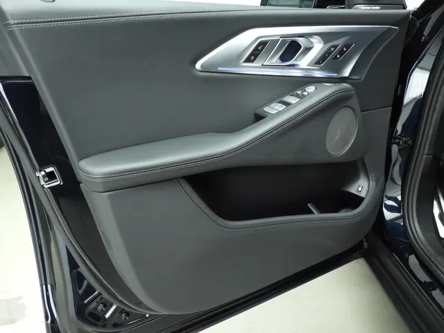 BMW XM 50e 2024 Hybride Benzine 21