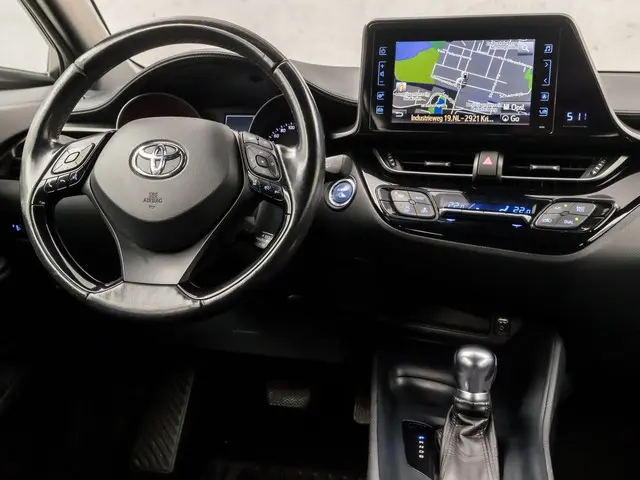 Toyota C-HR 1.8 Hybrid Sport 2018 Hybride Benzine 7
