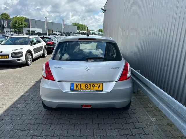 Suzuki Swift 1.2 Summer EASSS 2012 Benzine 8