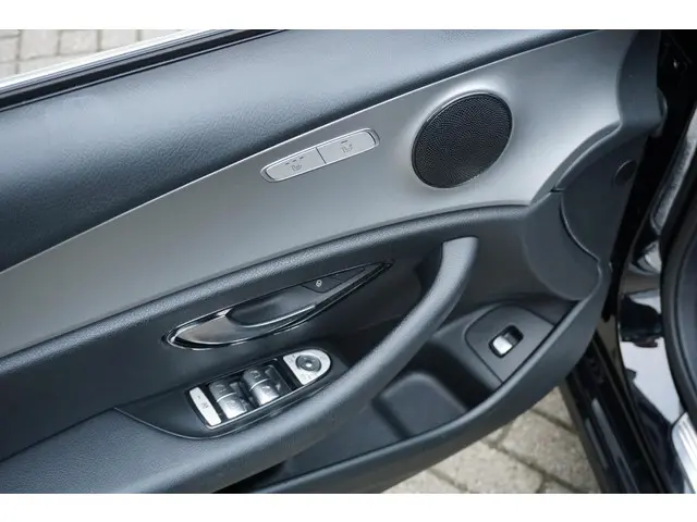 Mercedes-Benz E-Klasse Estate 200 Premium 2018 Benzine 23