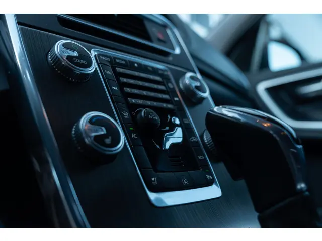 Volvo V60 T3 150 pk Momentum Automaat 2015 Benzine 8