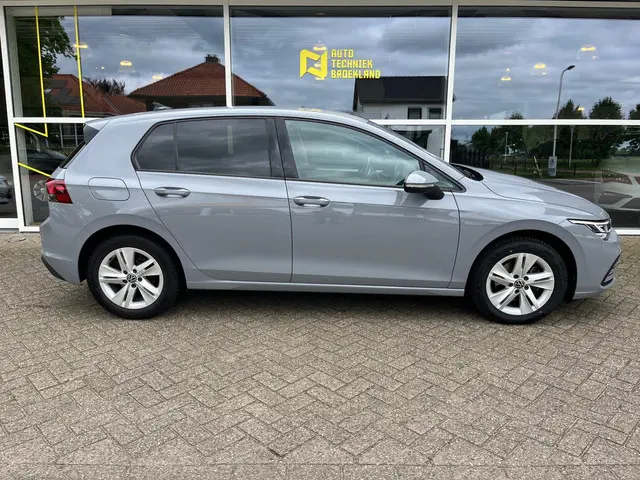 Volkswagen Golf 1.5 TSI Life 2020 Benzine 3