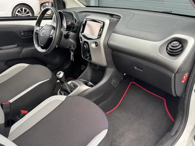 Toyota Aygo 1.0 VVT-I X-PLAY 2014 Benzine 9