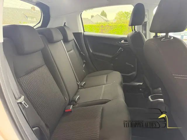 Peugeot 208 1.2 VTi Allure 2014 Benzine 9