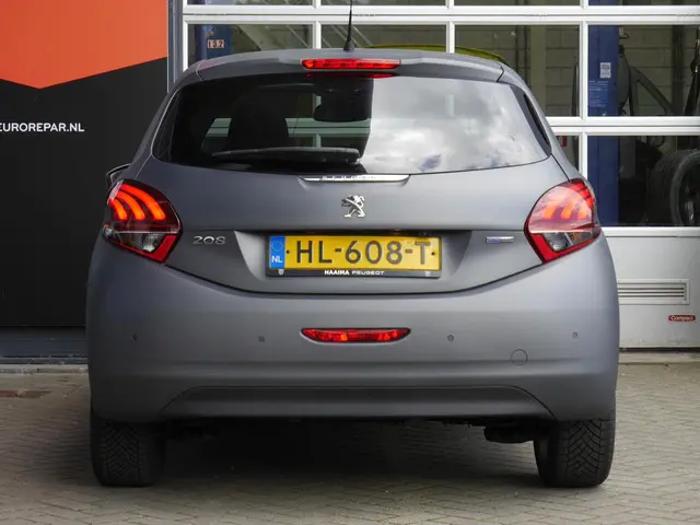 Peugeot 208 1.2 110PK PureTech Première 2015 Benzine