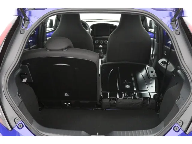 Toyota Aygo X 1.0 VVT-i MT Play 2025 Benzine 24