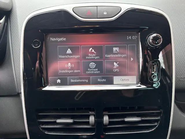 Renault Clio 0.9 TCe ECO Night&Day 2015 Benzine 32