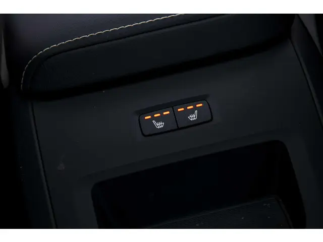 Volvo S60 2.0 B4 Plus Dark 2023 Benzine 30