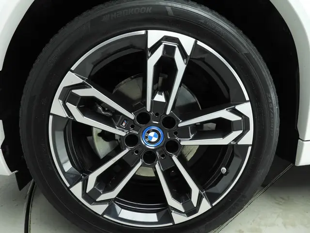 BMW iX2 eDrive20 2024 Elektrisch 39