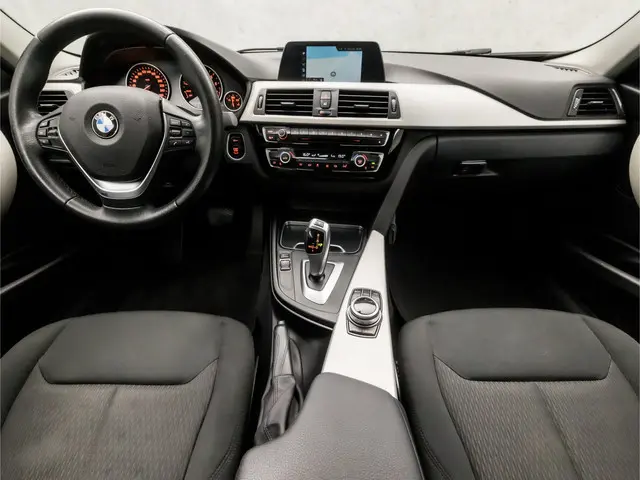 BMW 3 Serie 318i Executive Sportline 2017 Benzine 6