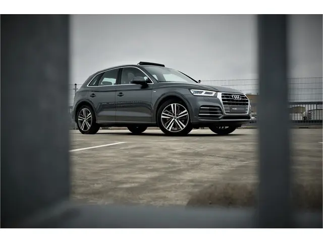 Audi Q5 2.0 TFSI quattro Launch Edition 2017 Benzine 21