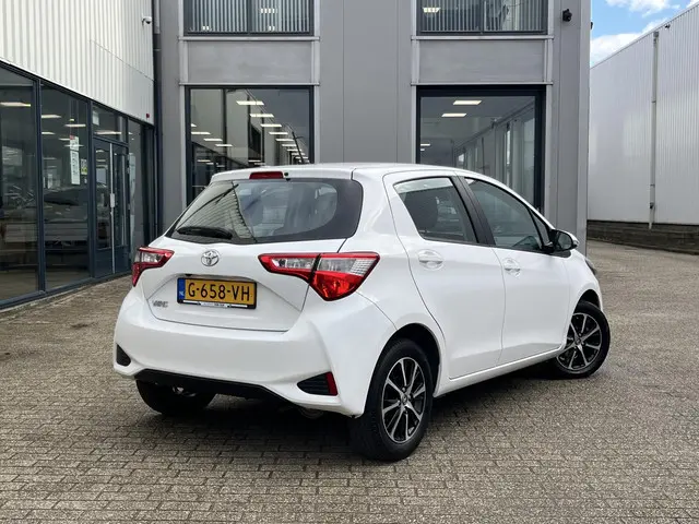 Toyota Yaris 1.0 VVT-i Connect 2019 Benzine 2