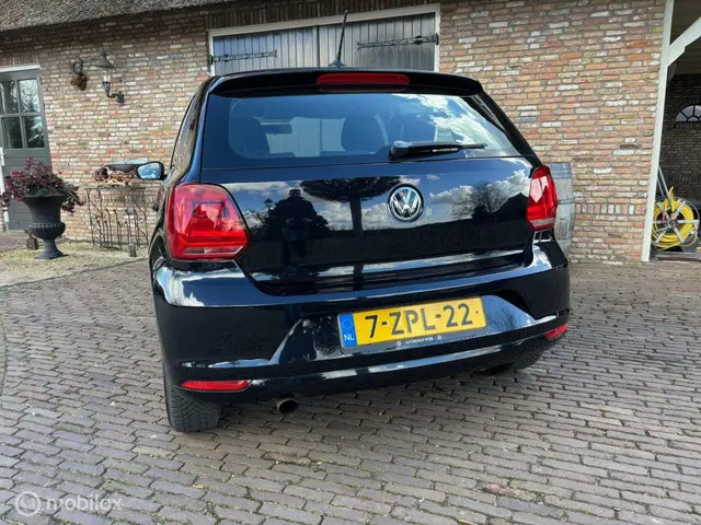Volkswagen Polo 1.2 TSI Comfortline 2015 Benzine 8