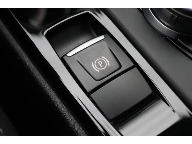 BMW X1 sDrive18i Centennial High Executive 2016 Benzine 44