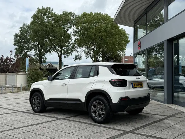 Jeep Avenger Longitude 54 kWh Aut. 2024 Elektrisch 4