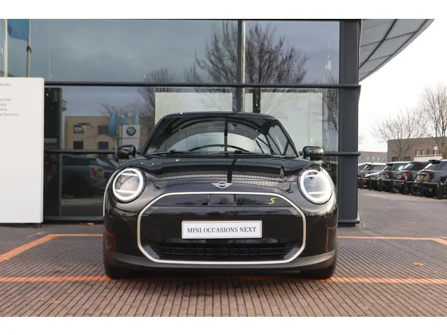 MINI Electric Cooper SE 2024 Elektrisch 6