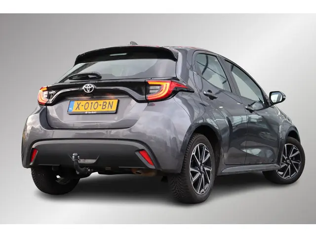 Toyota Yaris 1.5 VVT-i Dynamic 125pk 2023 Benzine 2