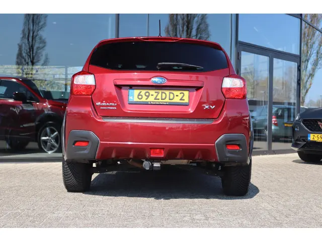 Subaru XV 2.0I LUXURY PLUS AWD AUT. 2012 Benzine 8