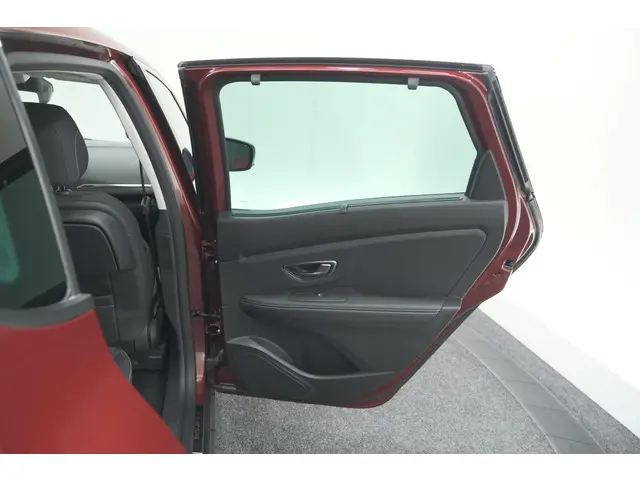 Renault Scénic TCe 140 EDC Limited 2019 Benzine 80