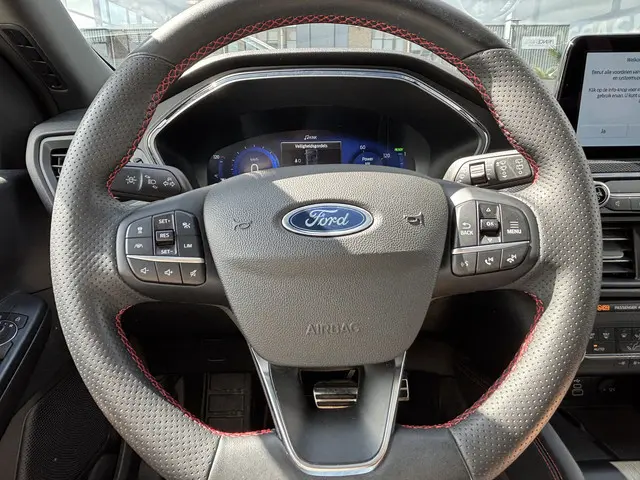 Ford Kuga 2.5 PHEV ST-Line X 2023 Hybride Benzine 24