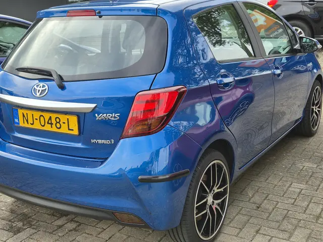 Toyota Yaris 1.5 Hybrid Trend 2017 Hybride Benzine 33