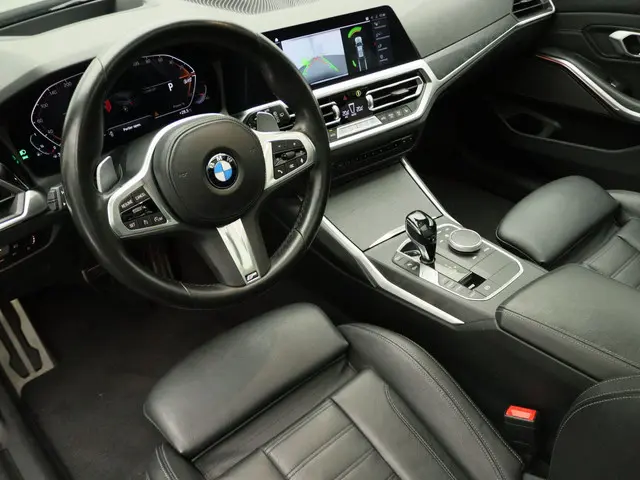 BMW 3 Serie 320i Touring 2020 Benzine 7