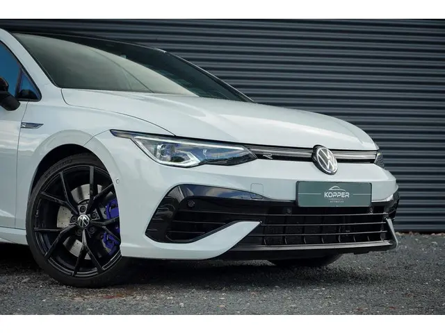 Volkswagen Golf 2.0 TSI R 4Motion 2023 Benzine 25