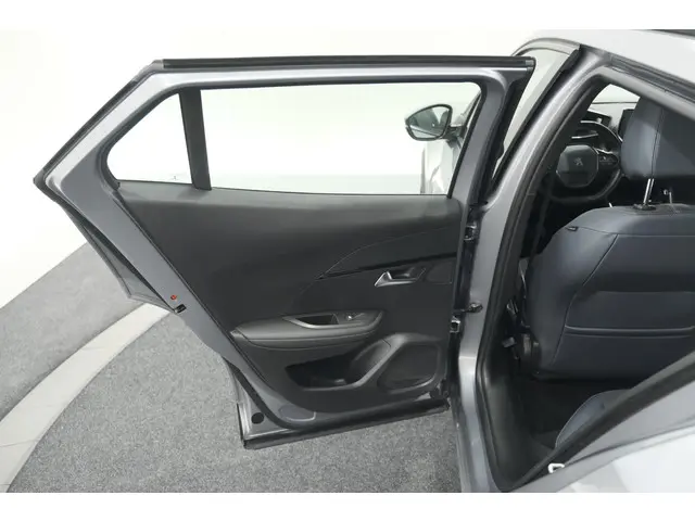 Peugeot e-2008 EV Allure 50 kWh 2020 Elektrisch 64