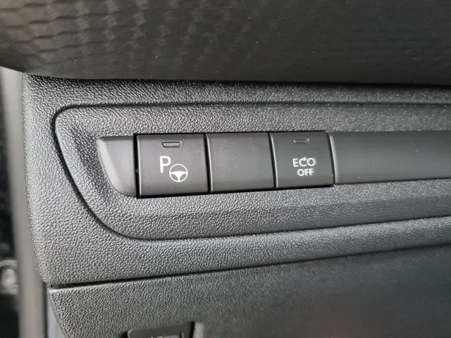 Peugeot 208 1.2 PureTech Tech Edition 2018 Benzine 19