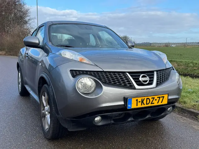 Nissan Juke 1.6 Acenta AUTOMAAT NIET 100 2013 Benzine 7